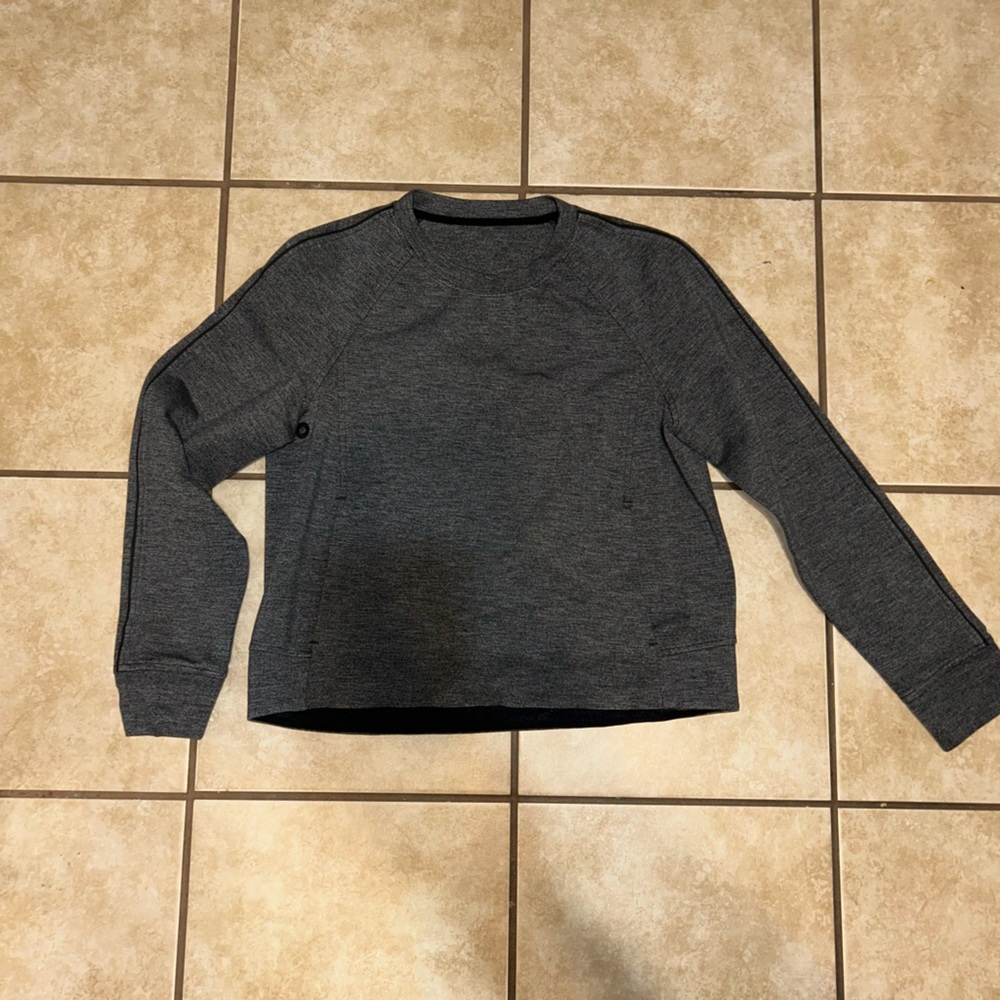 Lululemon On-Track Crew size 6